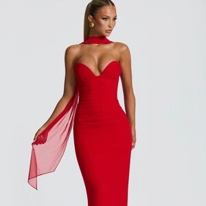 Chic Strapless Red Dress